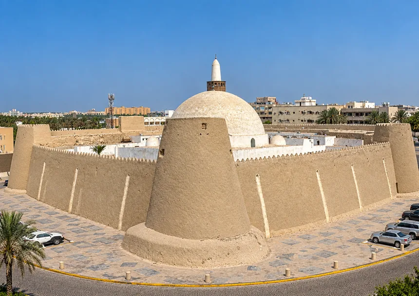 قصر إبراهيم وقبة مسجده وبرجه من الأعلى